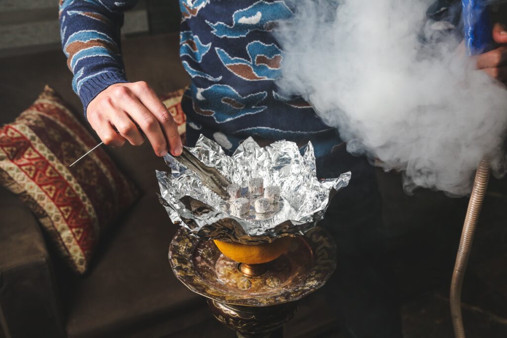 Smoke shops near me open now